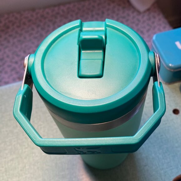 Stanley IceFlow Flip Straw Tumbler with Handle, 20 oz, Flip Up Straw - Picture 7 of 12